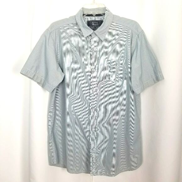 Broken Threads Men's Size L Gray & White Striped Short Sleeve Button-Down Shirt - Picture 1 of 4